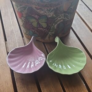 Pier 1 Imports Set of Two Shell-Shaped Tea Bag Holders/Trinket Dishes